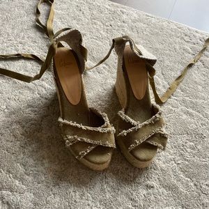 Women’s wedge strap heel